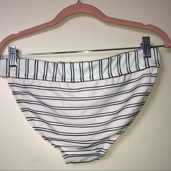 InMotion Brand 2 Piece Bathing Suit Med - Picture 6 of 11